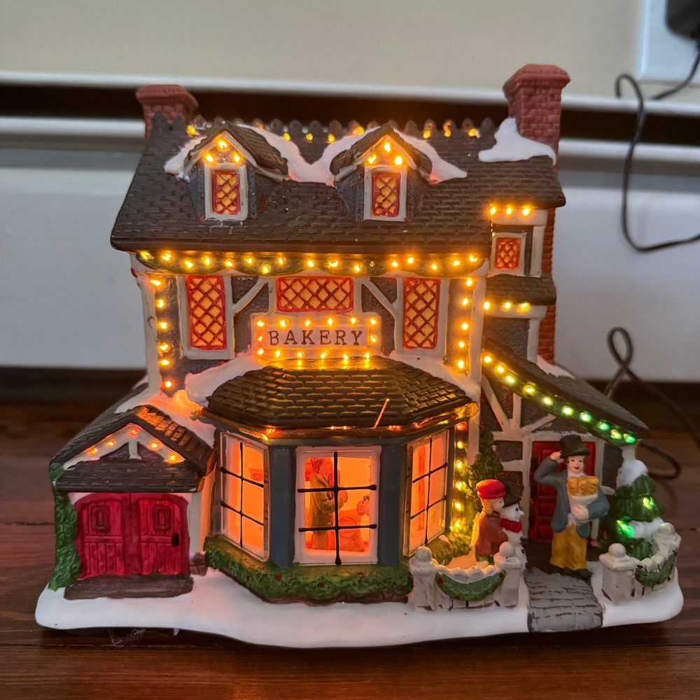 Holiday Expressions Fiber Optic Bakery Porcelain Lighted House Christmas Village